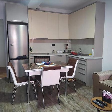 Appartement #1 Modern 1Br With Balcony In Up-And-Coming Hip Area à Tirana Extérieur photo