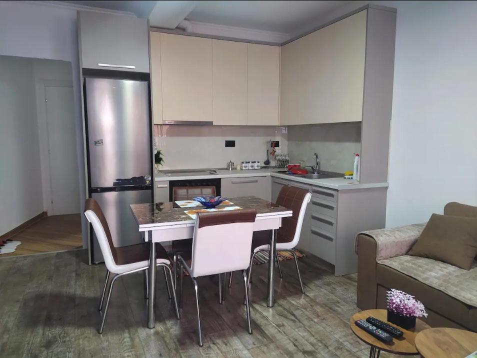 Appartement #1 Modern 1Br With Balcony In Up-And-Coming Hip Area à Tirana Extérieur photo
