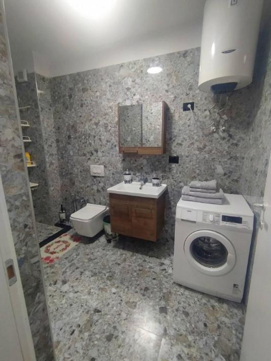 Appartement #1 Modern 1Br With Balcony In Up-And-Coming Hip Area à Tirana Extérieur photo