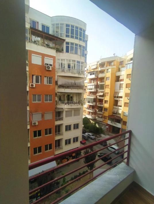 Appartement #1 Modern 1Br With Balcony In Up-And-Coming Hip Area à Tirana Extérieur photo